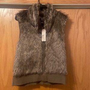 Female Arizona Jeans Faux fur stylish vest size 1X JR. Plus